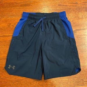 Under Armour Heatgear Loose fitting shorts Size Youth Medium